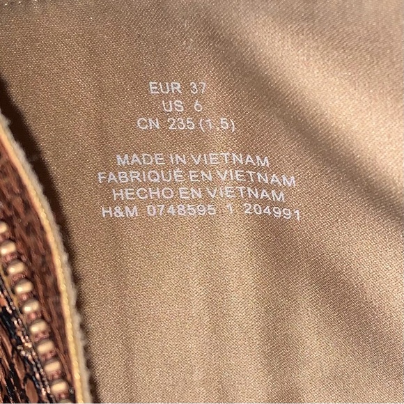 Snakeskin Patterned Ankle Boots - Picture 4 of 4